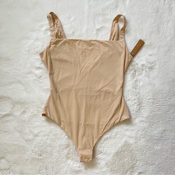 Skims Fits Everybody Square Neck Bodysuit - Picture 2 of 3